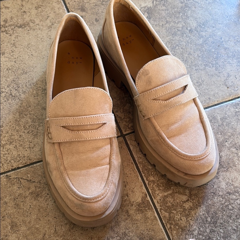 A New Day women’s Tan Loafers
